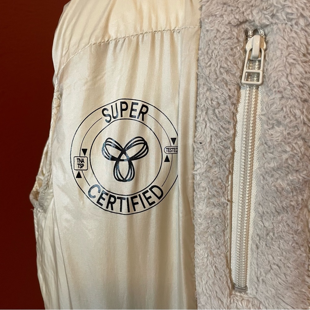 TNA Women’s Aritzia‎ The Super Puff 700+ Fill Down Brown Teddy Full Zip Jacket - Picture 3 of 6